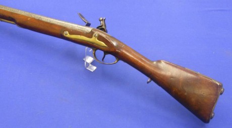 Voy a colocar unas fotos de un arma larga alemana de llave de mecha del siglo XVI. 42
