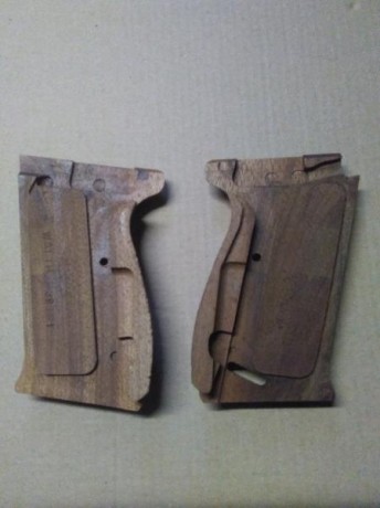 Hola. Vendo cachas de madera NILL, válidas para las pistolas WALTHER P-38 y P-1.
Están en Zaragoza.
Precio 01