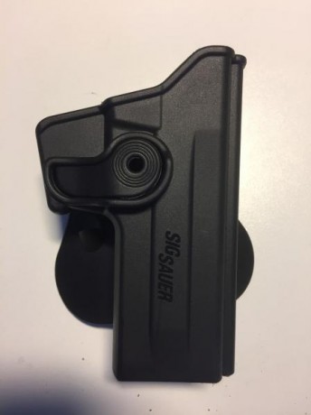 Pistola SigSauer P-220 9mm.
2 fundas y 2 cargadores.
Precio: 200€ 11