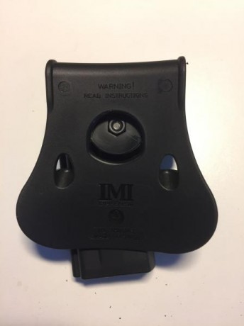 Pistola SigSauer P-220 9mm.
2 fundas y 2 cargadores.
Precio: 200€ 10