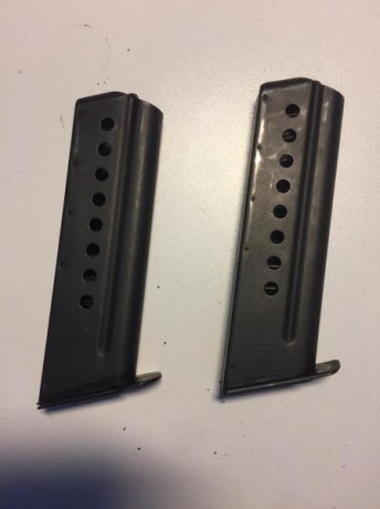 Pistola SigSauer P-220 9mm.
2 fundas y 2 cargadores.
Precio: 200€ 20