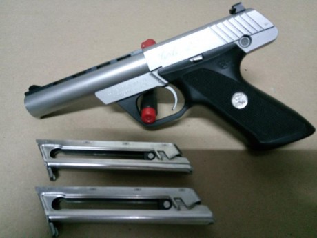  P_20180929_200616.jpg Pistola de 4 pulgadas inoxidable,con dos cargadores,instrucciones y estuche original.
Funcionamiento 01