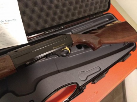 Benelli premiun Superligera, nueva y con garantía. 66 cm de cañón maletín y accesorios sin usar.  Solo 00