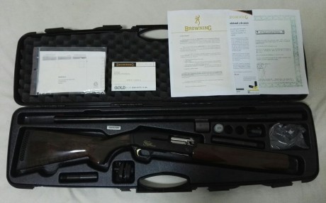 Vendo escopeta semiautomática Browning que dispara 12/70,12/76 y 12,89. Nueva sin estrenar. Un regalo 90