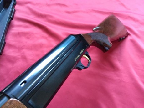 Benelli premiun Superligera, nueva y con garantía. 66 cm de cañón maletín y accesorios sin usar.  Solo 51