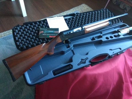 Benelli premiun Superligera, nueva y con garantía. 66 cm de cañón maletín y accesorios sin usar.  Solo 50