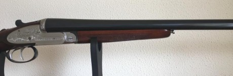 Vendo escopeta paralela  AZ,  en muy buen estado. Pocos tiros,cañón de 70,50 , una y tres estrellas , 01
