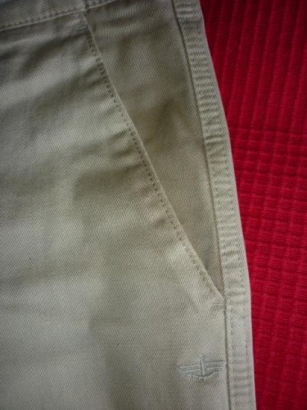 Esta vez vendo unos chinos Dockers en color beige y talla w33 l34 y medidas originales (sin coger los 00