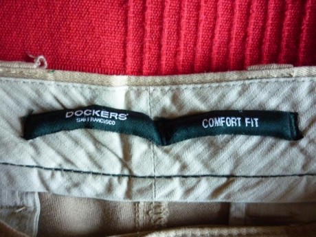 Esta vez vendo unos chinos Dockers en color beige y talla w33 l34 y medidas originales (sin coger los 12