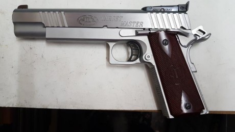 Por abandonar la precisión de 9mm vendo mi Target Master 9 mm . Está perfecta de ajuste, funcionamiento 01
