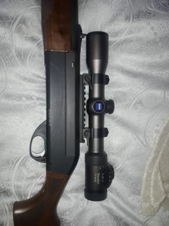 Benelli Belmonte I , más visor zeiss duralit 1,2 -5×36, con retícula iluminada con intensidad de luz en 11