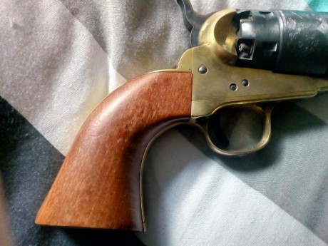 Cambio un revólver colt Navy Asm cal 44 y un derringer cal 31 de la misma marca,estoy buscando una carabina 00
