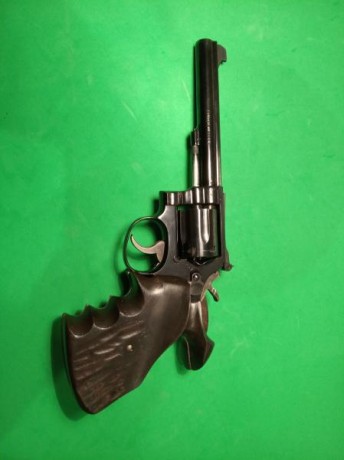 Vendo revolver Smith Wesson K 14-3, calibre 38, magnífico estado tanto de mecánica como el pavonado.
Lo 101