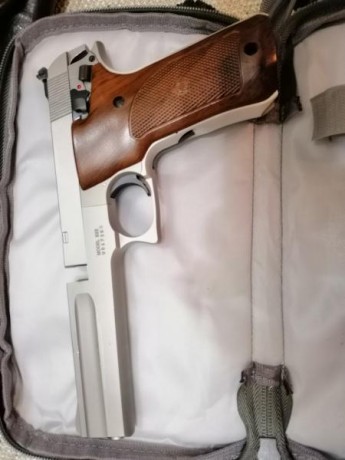 Se vende pistola del 22lr smilh & wesson mod. 622 abra tirado 50 balas esta como nueva se puede comprobar 01