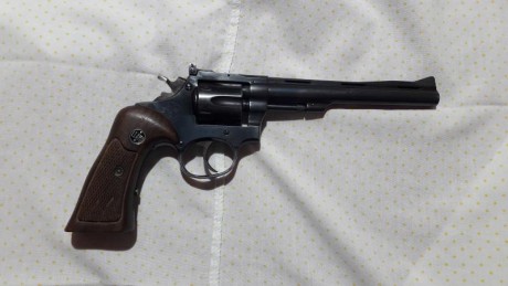 Vendo este revolver del 22 estado bueno y va perfecto  marca llama  número 1     , 40 euros 00