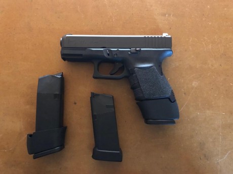 Un compañero vende Glock 30 S calibre 45 ACP por no usar. Tiene todos los muelles y el desconector cambiados 02