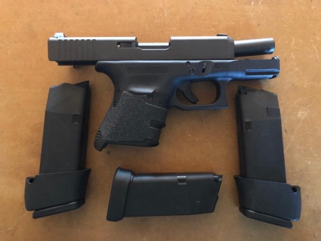 Un compañero vende Glock 30 S calibre 45 ACP por no usar. Tiene todos los muelles y el desconector cambiados 01