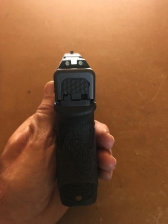 Un compañero vende Glock 30 S calibre 45 ACP por no usar. Tiene todos los muelles y el desconector cambiados 00