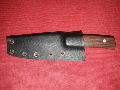 Vendo este pequeño cuchillo de forja de 6,5cm de hoja y 6,5cm de empuñadura y funda sílex  . Corta como 01