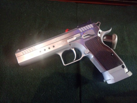 RESERVADA
Vendo mi Tanfoglio Limited Custom del 9mm con poco uso en fuego central, y en muy buen estado. 01