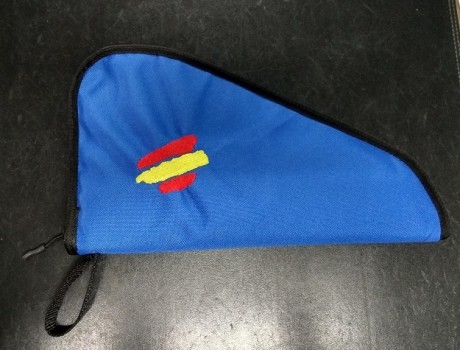 Hola, vendo esta funda que realice hace poco, me equivoque en la bandera de España que quería el dueño, 01