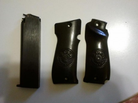 Hola compañeros,estoy haciendo hueco,y van saliendo
cosas,tengo un cargador de la Star 9mm corto,creo 00