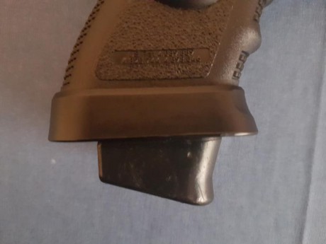 Hola, 
Vendo funel, marca B square , modelo mag well, para Glock 17 tercera generación, aunque vale para 20