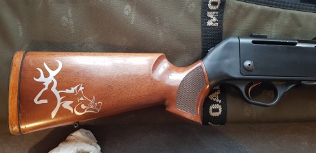 Hola.  Un amigo vende éste rifle por dejar la caza. Con marcas de uso. 650€ portes incluidos a la península. 02