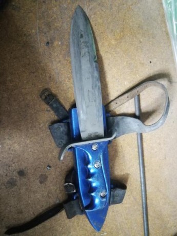 Hola a todos.
Estoy buscando información sobre este cuchillo y si tiene algún valor económico.
Es de la 00