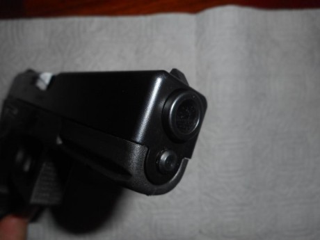 Vendo pistola glock con dos cargadores de tercera generacion, con su caja original por 320 euros (trescientos 10