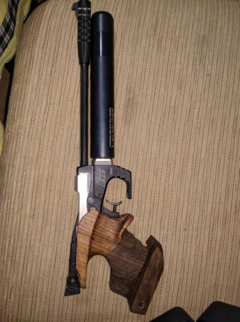 Vendo pistola aire para precisión TESRO PA10 funcionando perfectamente en muy buen estado Se vende con 01