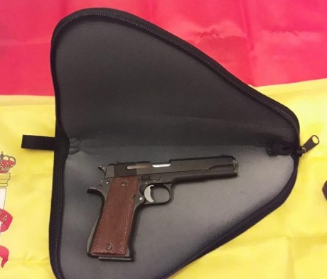 Hola, vendo esta funda que realice hace poco, me equivoque en la bandera de España que quería el dueño, 22