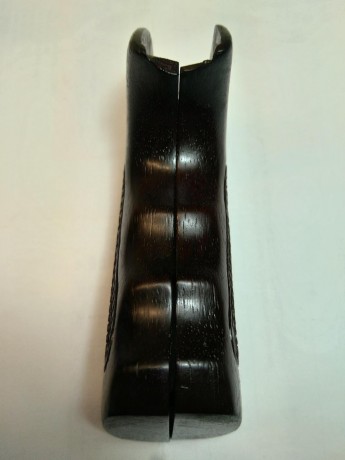 Vendo estas cachas, son para revolver Smith and Wesson 686 que segun tengo entendido es de armazon "L" 02