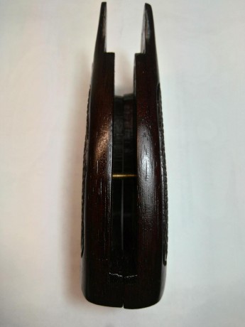 Vendo estas cachas, son para revolver Smith and Wesson 686 que segun tengo entendido es de armazon "L" 01