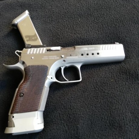 RESERVADA
Vendo mi Tanfoglio Limited Custom del 9mm con poco uso en fuego central, y en muy buen estado. 42