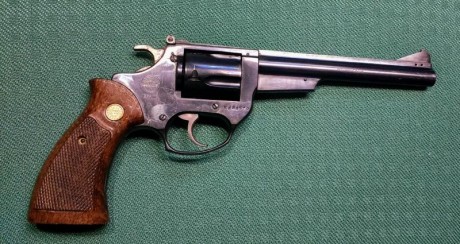 Se vende Astra CADIX, 38 spl, seis pulgadas. 
Se puede ver y probar en La Coruña.
100 euros en mano y 01