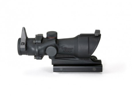 Compro mira telescopica Trijicon ACOG 4x32 TA01NSN de 1era generación que esté en muy buenas o excelentes 01