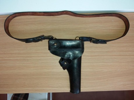 Estado conservación bastante aceptable para los años que tiene. Lleva baqueta metálica original. Precio 02