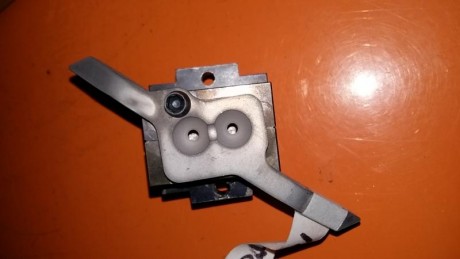 Por cambiar de punta vendo turquesa de 9mm. Fabricada y prepaeada por el eslovaco MP MOULDS para maquina 70