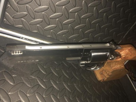 Se vende revólver Amadeo Rossi Cyclops 357MG. Con cacha anatómica, en buen estado y funcionamiento, por 11