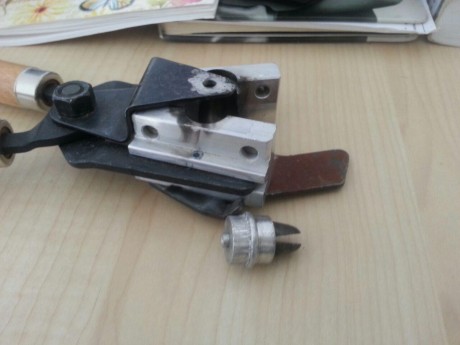 Vendo este kit de fundicion, todo el lote completo, no vendo por separado, creo que el precio es mas que 20