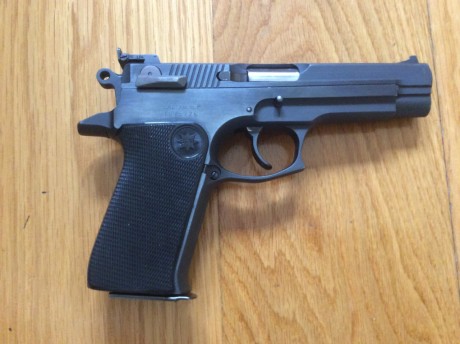 Vendo pistola Star 30M adecuada para recorridos de tiro.
En magnífico estado operativo.
Precio 275 euros 01