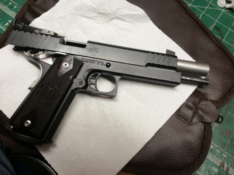 Buenas a tod@s,
Un amigo mio pone a la venta su STI Target Master de 6". La compro la probo y sin 02