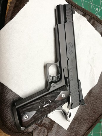 Buenas a tod@s,
Un amigo mio pone a la venta su STI Target Master de 6". La compro la probo y sin 00