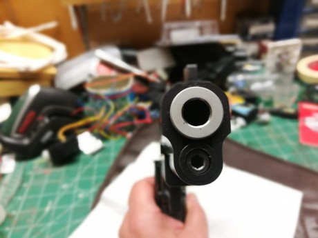 Buenas a tod@s,
Un amigo mio pone a la venta su STI Target Master de 6". La compro la probo y sin 12