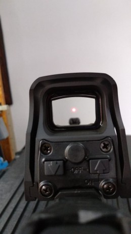 Pongo a la venta este Eotech corto en un estado estetico y de uso perfecto.

Se entrega con su embalaje 10