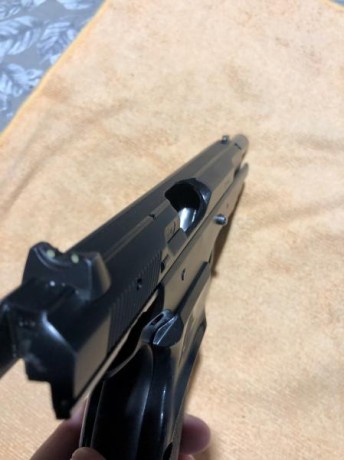 Hola!,

Vendo mi pistola CZ 75 B 9 mm por no usarla. Prácticamente no he tirado nada con ella (prefiero 81