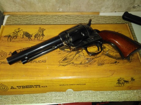 Cambiaría una carabina Marlin cal .22 Magnum de cerrojo, cargador tubular, y una escopeta paralela de 170