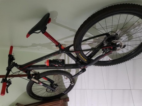 Cambio bici Btt Focus Raven 27'5, talla S,  de carbono, grupo XT, por pistola de 9mm, Glock 17, Sig Sauer 01