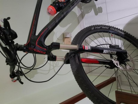 Cambio bici Btt Focus Raven 27'5, talla S,  de carbono, grupo XT, por pistola de 9mm, Glock 17, Sig Sauer 00